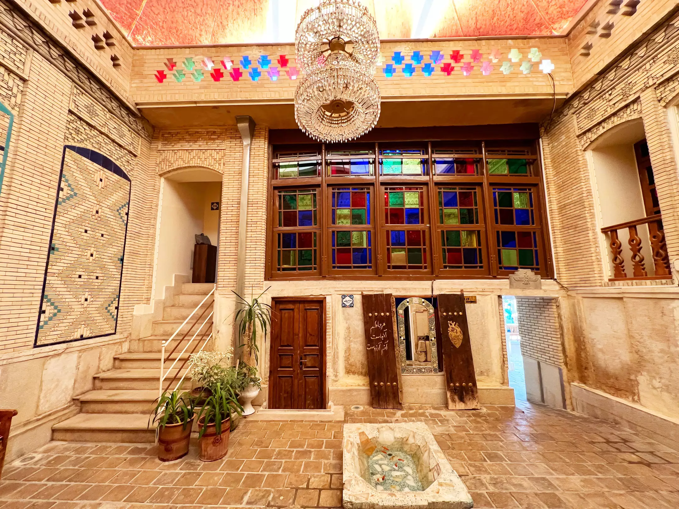 Alibaba https://cdn.alibaba.ir/ostorage/hotel-accommodation-images/681f2c7519aa61e2a799b5f8_02- پنج دری- حیاط (3).webp